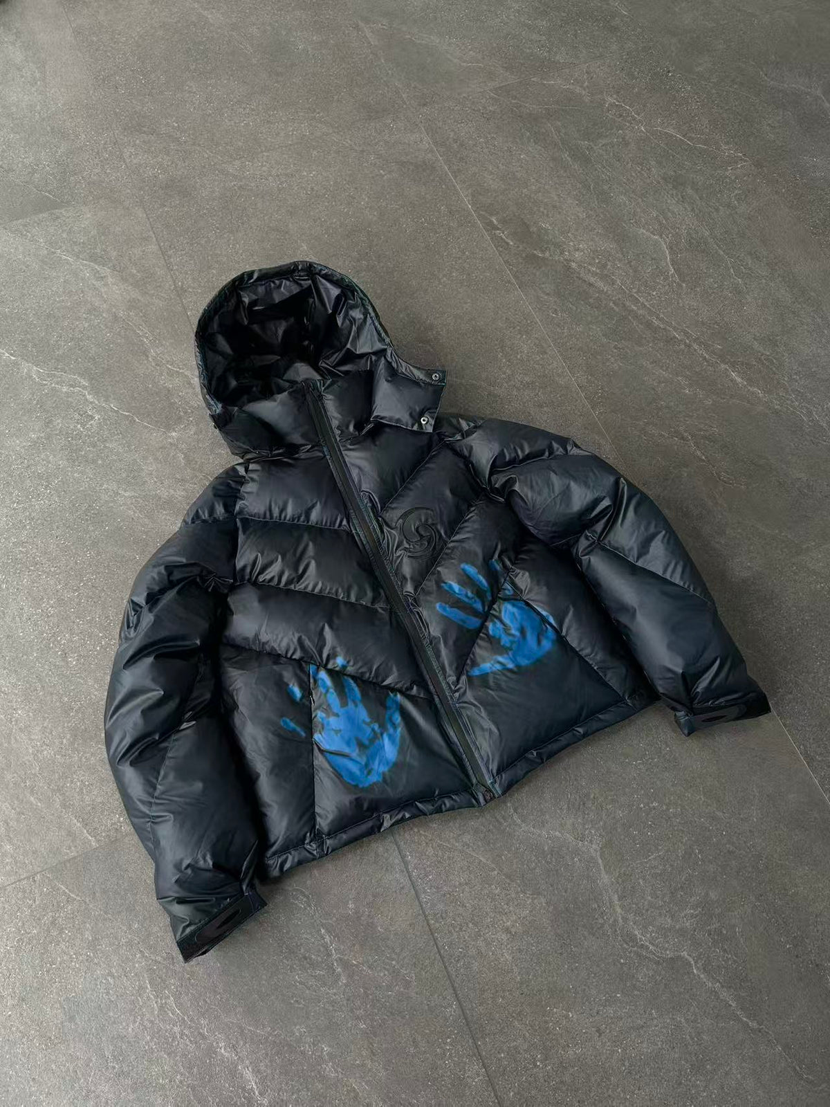 “Dissipate” HEAT REACTIVE PUFFER - Polar Blue
