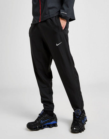 Nike Challenger Woven Track Pants Noir